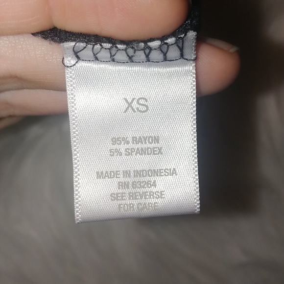 ✨DETAILED ELEGANT TOP✨ - Picture 6 of 7